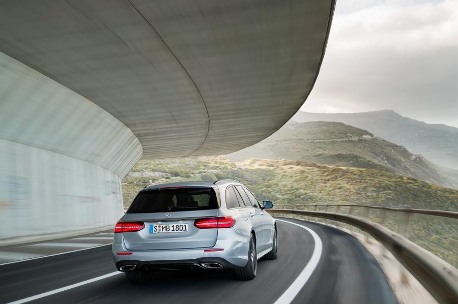  Mercedes-Benz E400 AMG Line Estate 2016 года  (фото 24 из 31)